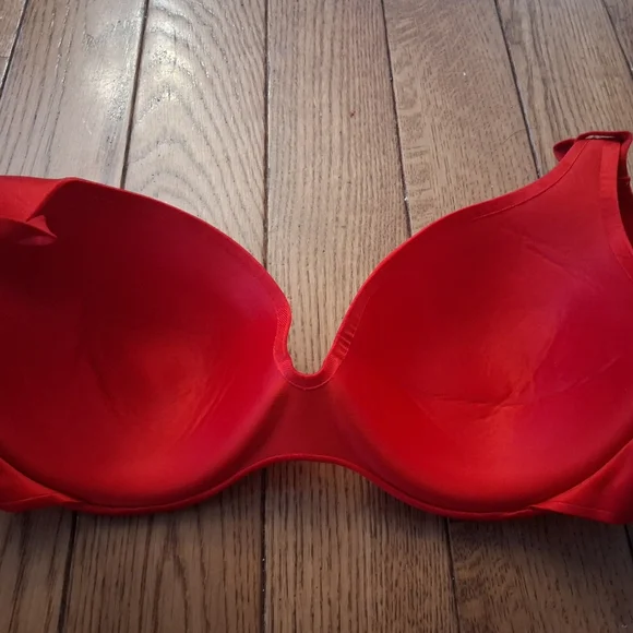 Elegant Red Lace Women's Victorias Secret Incredible Lined Demi New With Tags - Picture 4 of 7